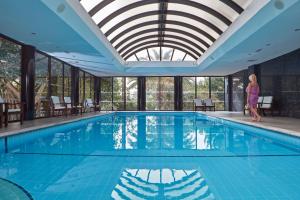 grecian bay hotel