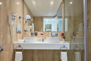 grecian bay hotel