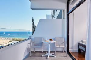 grecian bay hotel