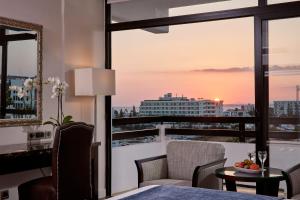 grecian bay hotel