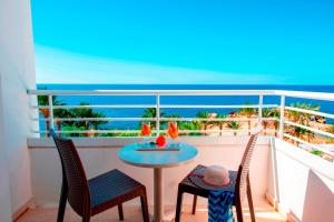 Queen's Bay Hotel,Coral Bay>>Chlorakas,4 star