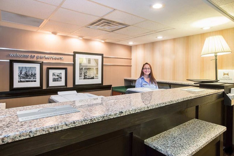 hampton inn parkersburg mineral wells