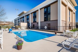 hampton inn parkersburg mineral wells
