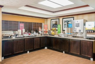 hampton inn parkersburg mineral wells