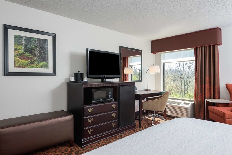 hampton inn parkersburg mineral wells