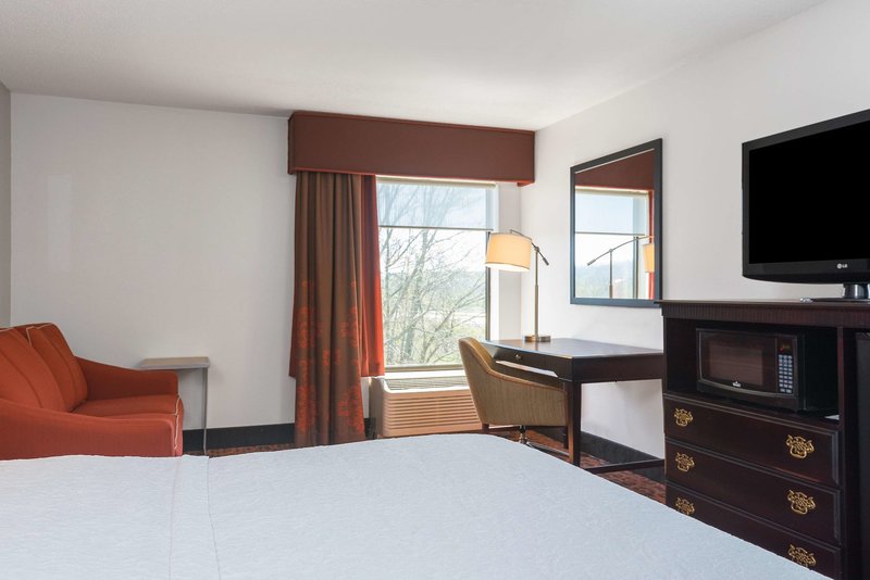 hampton inn parkersburg mineral wells