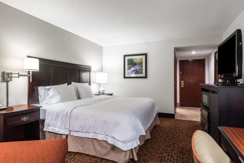 hampton inn parkersburg mineral wells