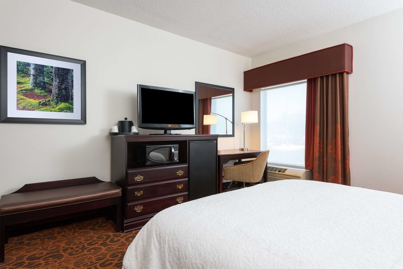 hampton inn parkersburg mineral wells