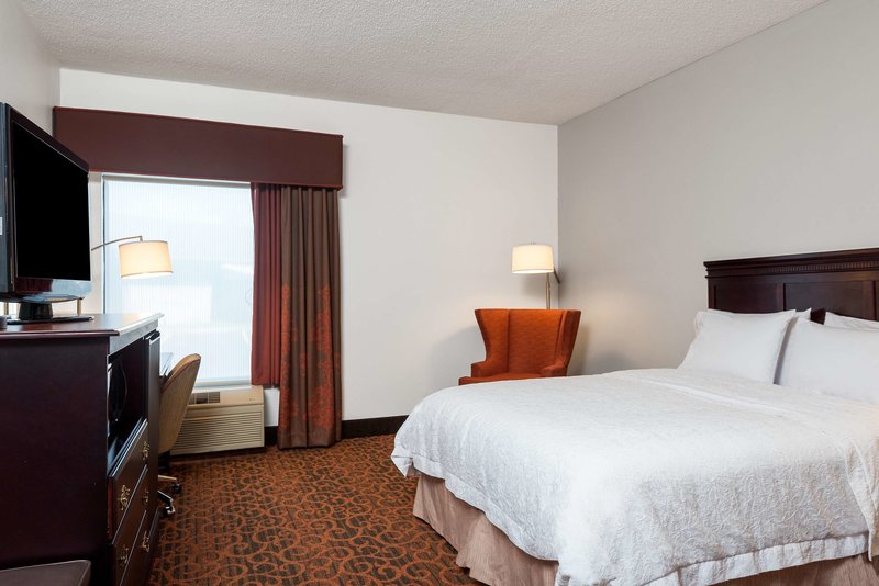 hampton inn parkersburg mineral wells