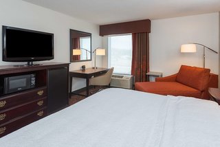 hampton inn parkersburg mineral wells