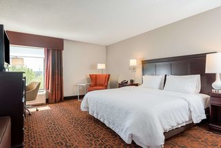hampton inn parkersburg mineral wells