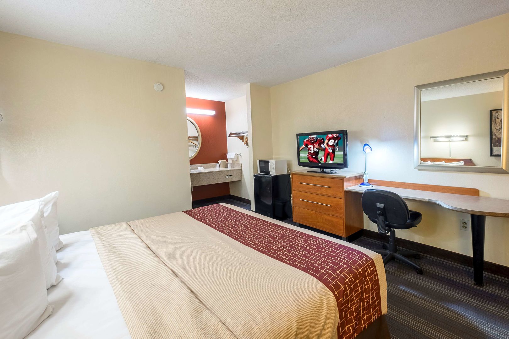 red roof inn clarksville