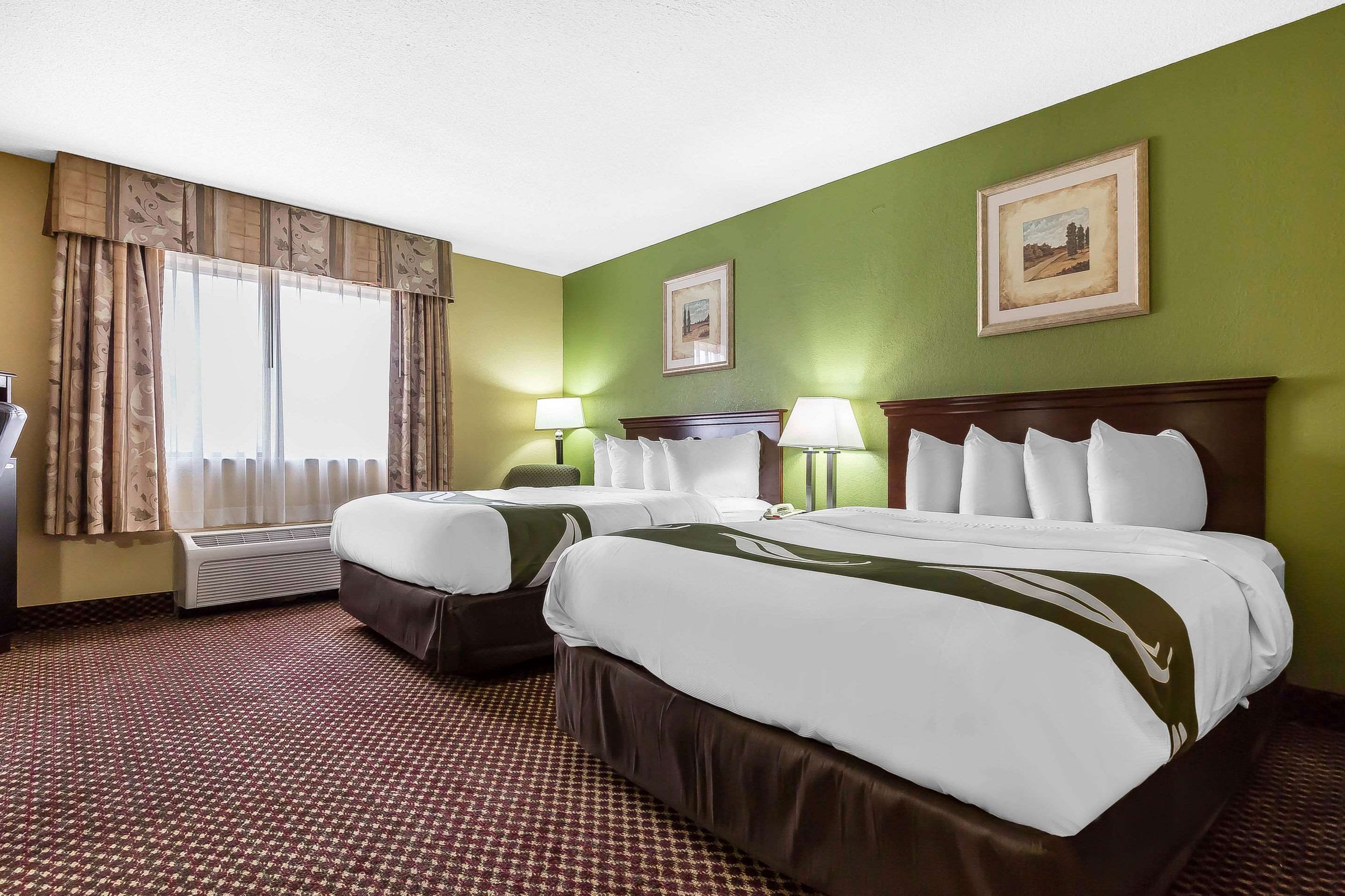 quality inn and suites bloomington university area