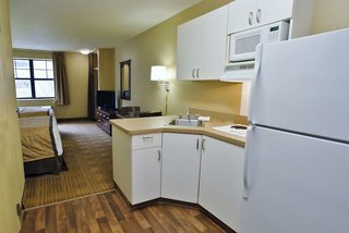 extended stay america suites bloomington normal