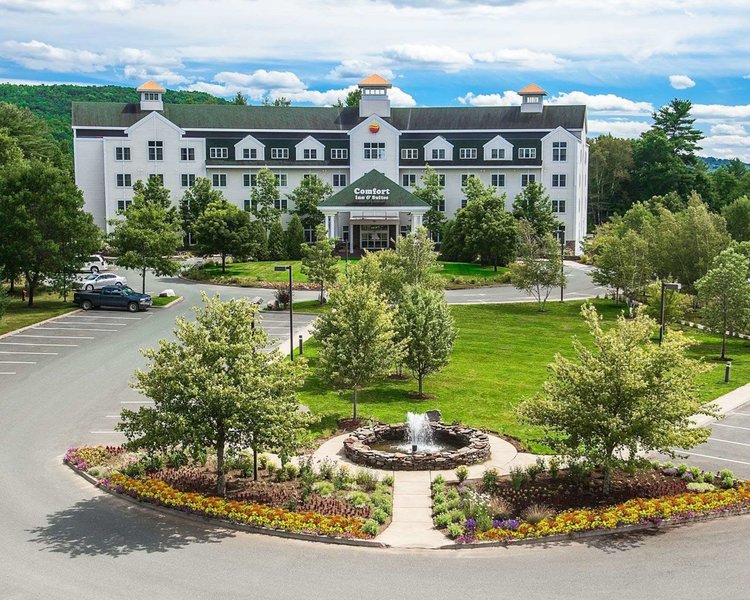 comfort inn and suites near burke mountain