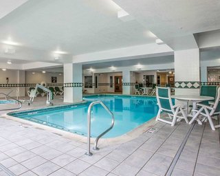 comfort inn and suites near burke mountain