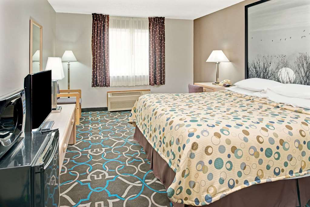 super 8 walnut
