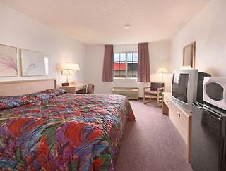 Super 8 Walnut,2109 Antique City Dr, Walnut,51577,2 star