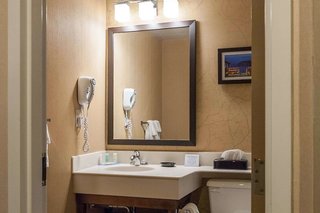 Quality Hotel & Suites,Gander>>Charlottetown,3 star