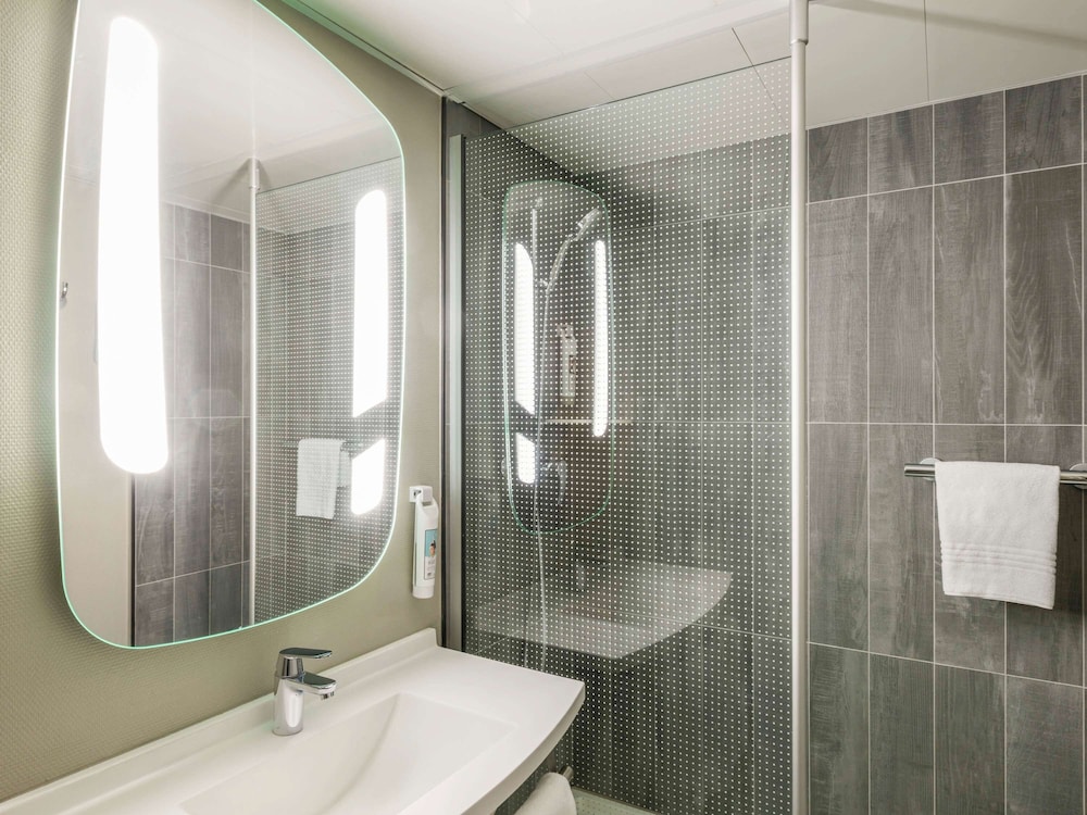 ibis paris gare de lyon ledru rollin 12eme