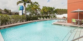 Holiday Inn Express & Suites Nearest Universal Orlando By Ihg,Orlando>>International Drive,3 star