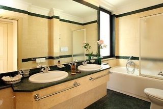 Donna Laura Palace By Omnia Hotels,Lungotevere Delle Armi 21,4 star
