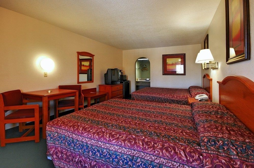motel 6 pensacola fl nas