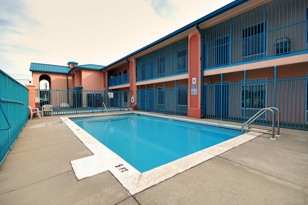 motel 6 pensacola fl nas