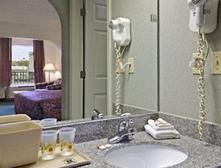 motel 6 pensacola fl nas
