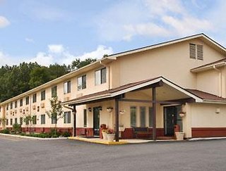 Super 8 By Wyndham Newburgh/West Point Near Stewart Airport,New York>>Fishkill,2 star