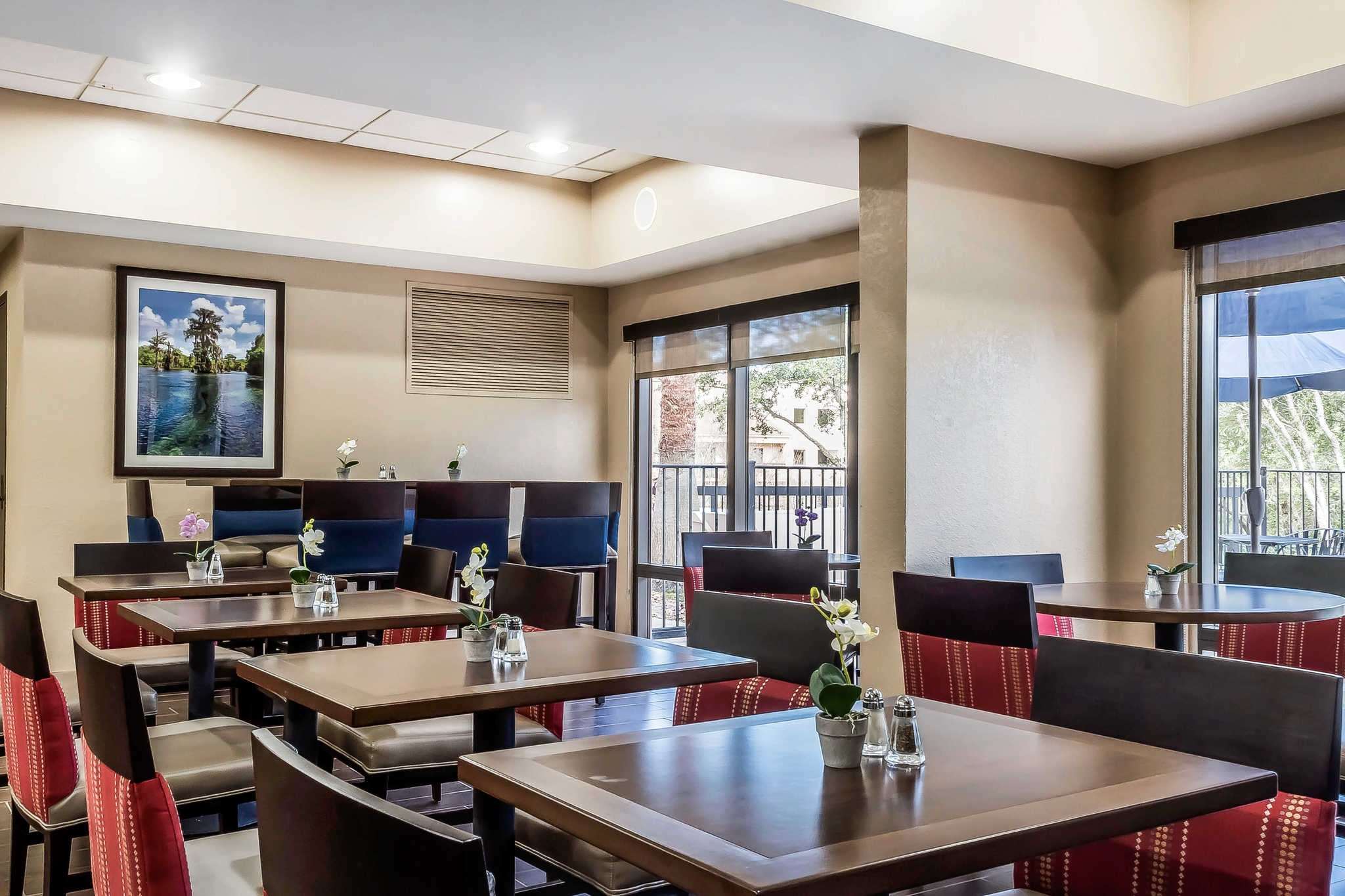 comfort suites tallahassee capitol university area