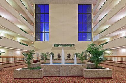 Mcm Elegante Hotel And Suites(Ex. Holiday Inn Lubbock-Hotel And Towers)