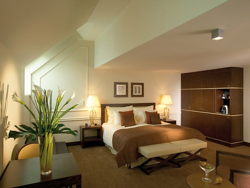 the ring hotel