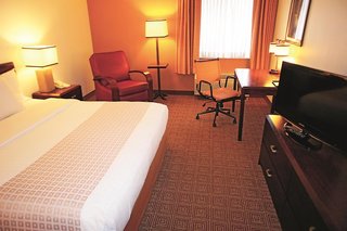 La Quinta Inn & Suites Baltimore North,Rosedale>>Baltimore,3 star