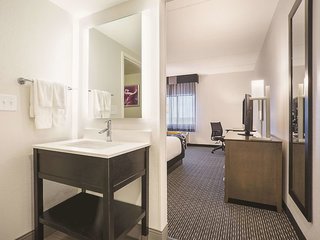 la quinta inn and suites by wyndham baltimore bwi airport