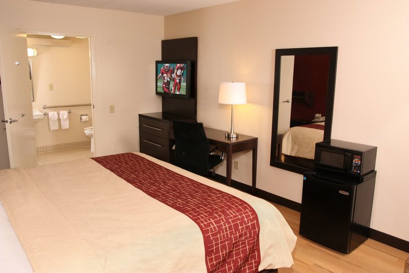 red roof inn plus baltimore north timonium