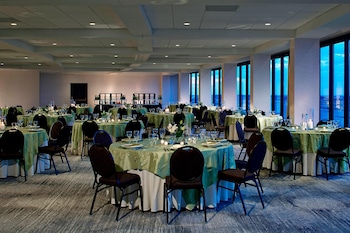 renaissance st louis airport hotel