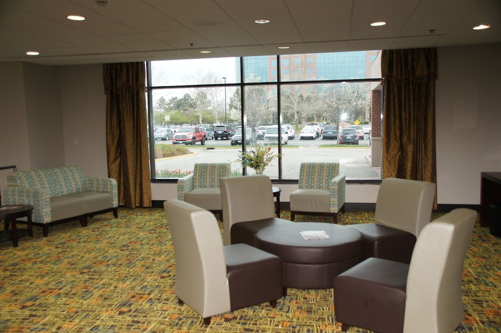 elimwood hotel a ramada by wyndham