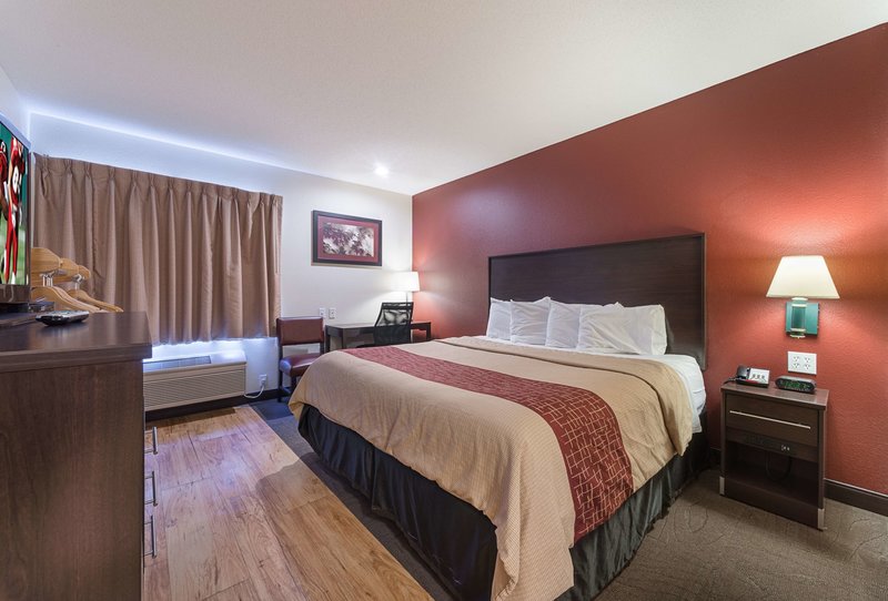 red roof inn st louis troy il