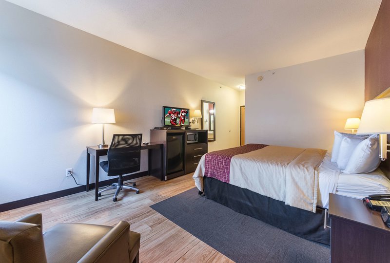 red roof inn st louis troy il