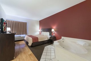 red roof inn st louis troy il