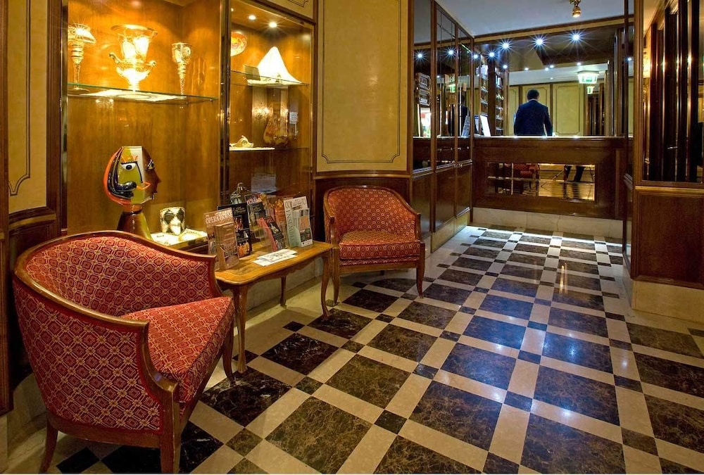 amadeus hotel
