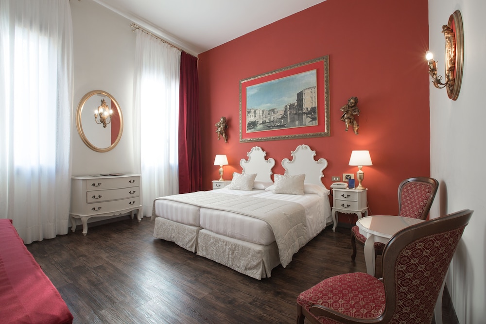 amadeus hotel