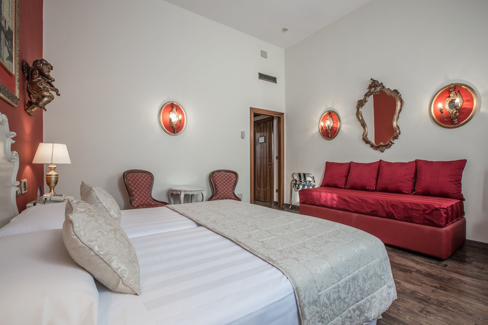 amadeus hotel