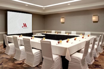 detroit marriott livonia