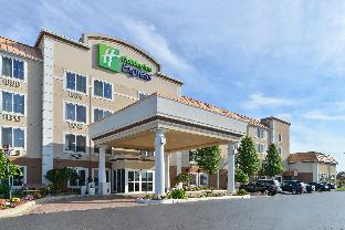 holiday inn express wixom by ihg