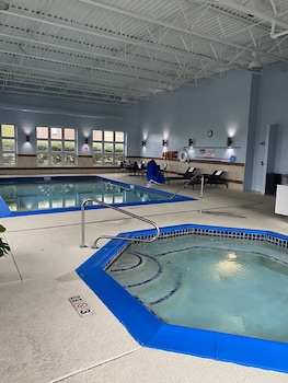 holiday inn express wixom by ihg