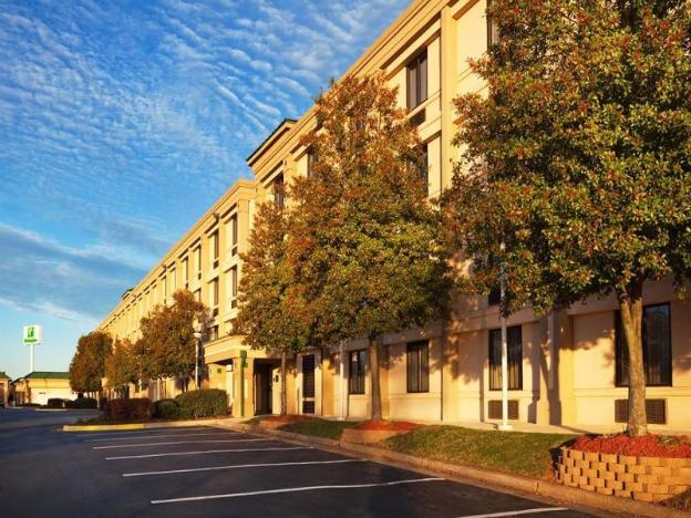 holiday inn charlotte airport by ihg