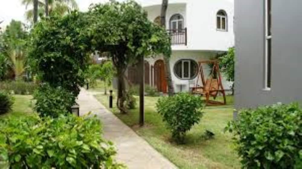 gold beach resort