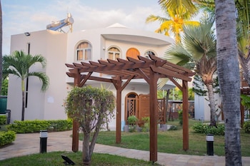 Gold Beach Resort,Chemin Grenier>>Black River,3 star